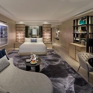 Zimmer mit Kingsize-Bett